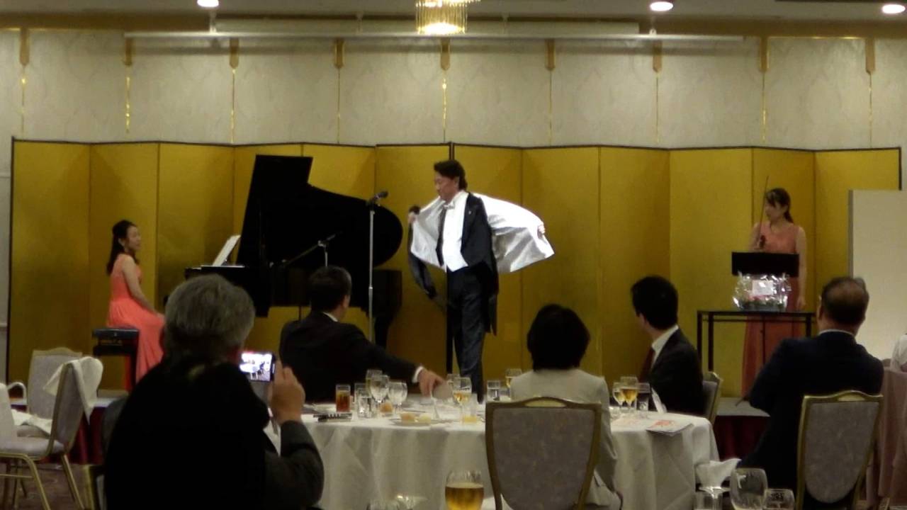 コックコートを脱ぎ